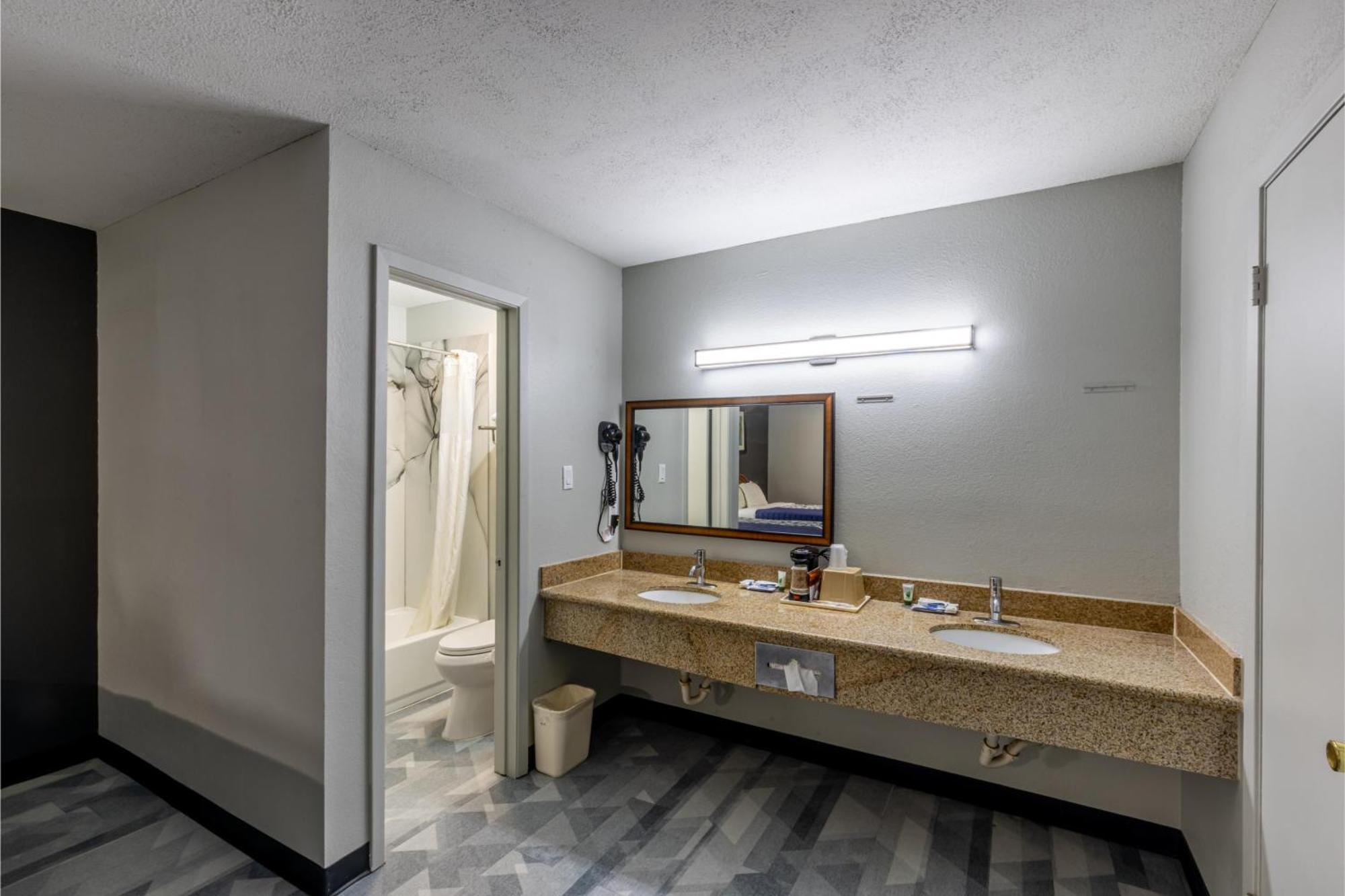 Freer Executive Inn And Studios Kültér fotó