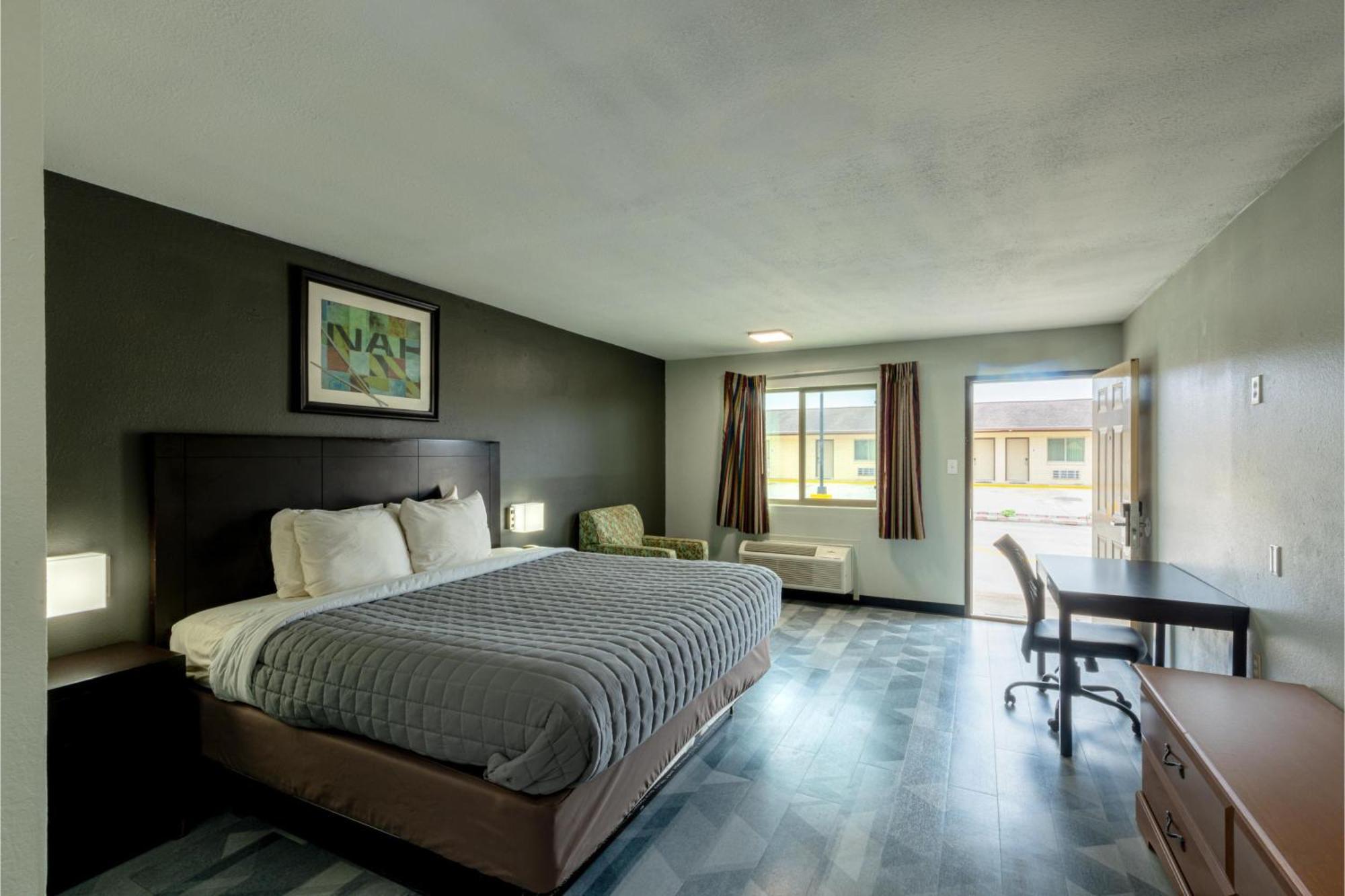 Freer Executive Inn And Studios Kültér fotó