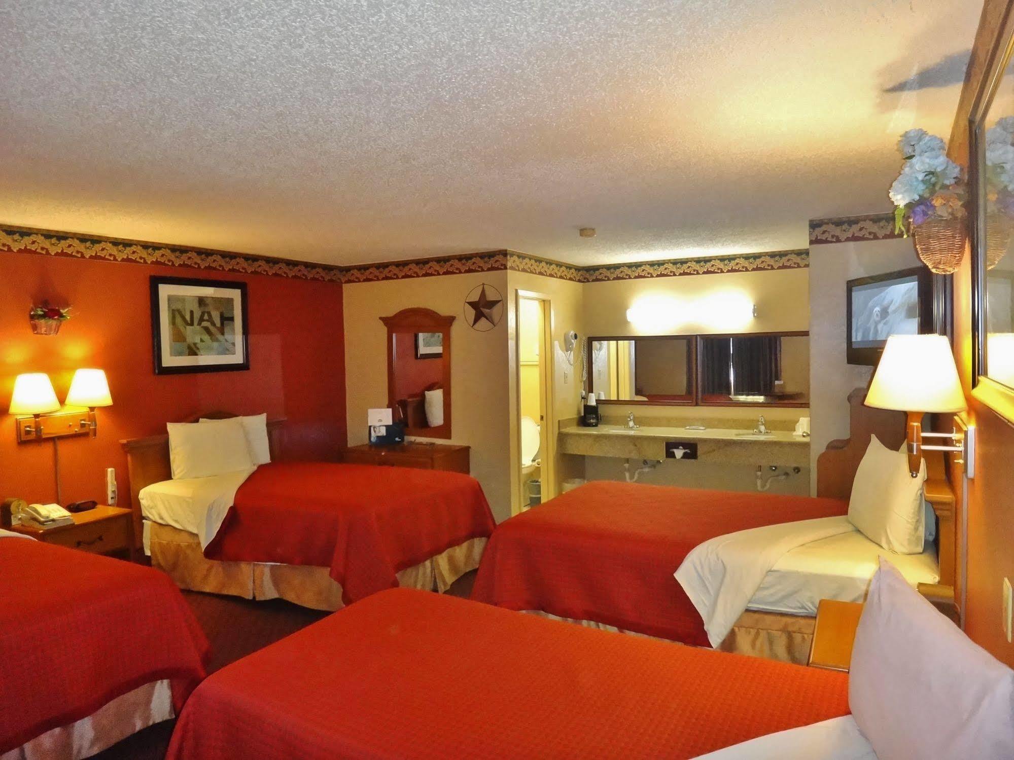 Freer Executive Inn And Studios Kültér fotó