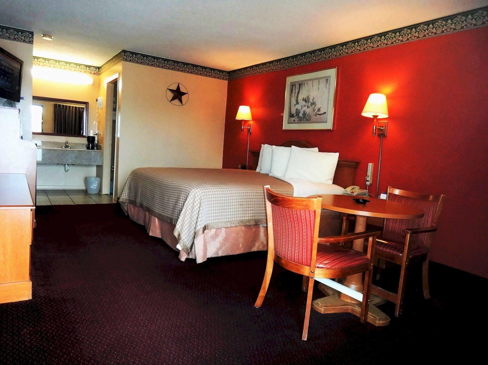 Freer Executive Inn And Studios Kültér fotó