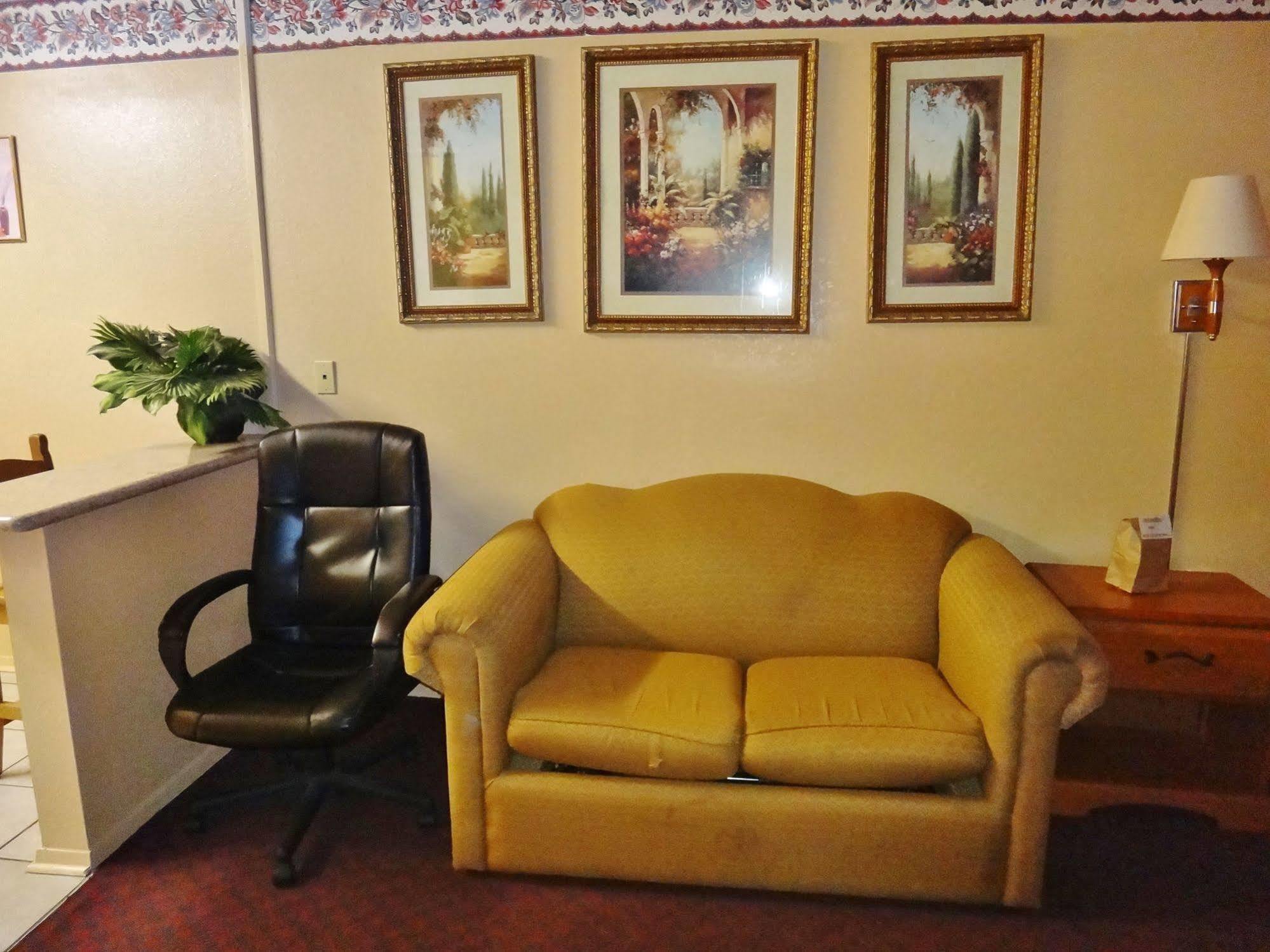 Freer Executive Inn And Studios Kültér fotó